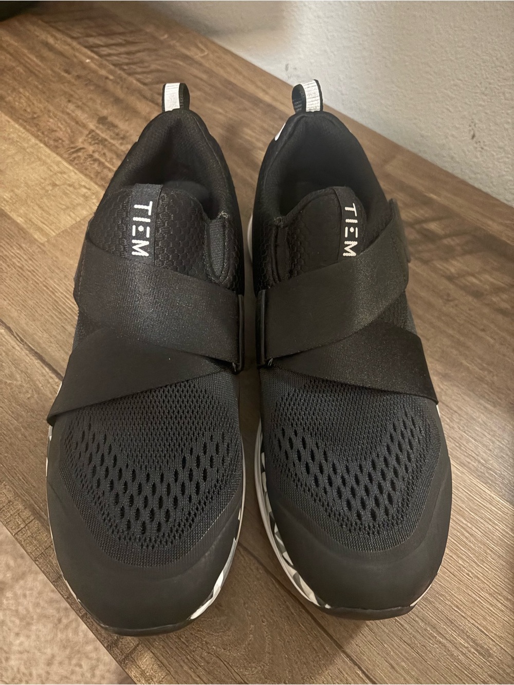 TIEM Slipstream - Black Geometric

Women's Cycling Shoe